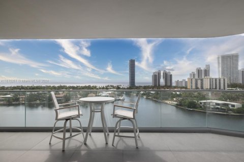 Condo in Aventura, Florida, 2 bedrooms  № 1232745 - photo 9