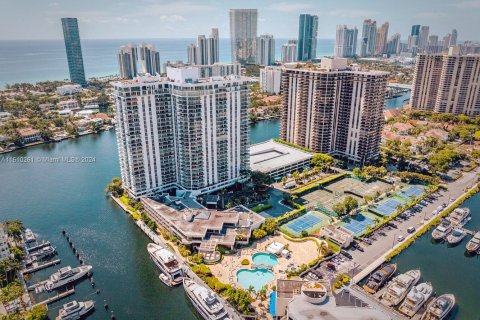 Condo in Aventura, Florida, 2 bedrooms  № 1232745 - photo 17