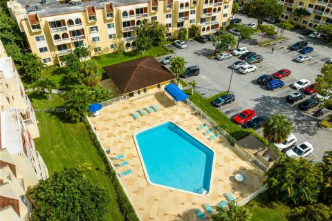 Condo in Miami, Florida, 1 bedroom  № 1398122 - photo 19