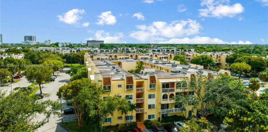 Condo in Miami, Florida, 1 bedroom  № 1398122