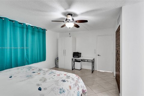 Купить кондоминиум в Халландейл-Бич, Флорида 1 спальня, 89.65м2, № 1239545 - фото 29