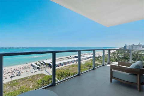 Copropriété à vendre à Miami Beach, Floride: 2 chambres, 115.11 m2 № 1398467 - photo 1