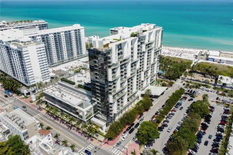 Condo in Miami Beach, Florida, 2 bedrooms  № 1398467 - photo 20