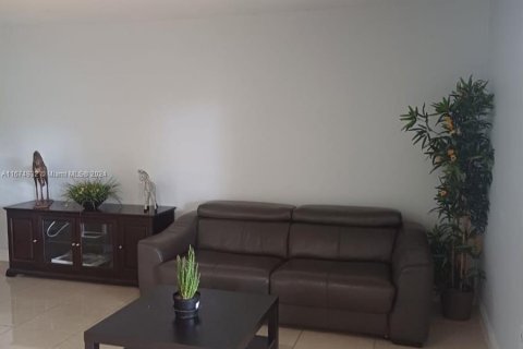 Condominio en alquiler en Miami, Florida, 2 dormitorios, 113.53 m2 № 1398466 - foto 10