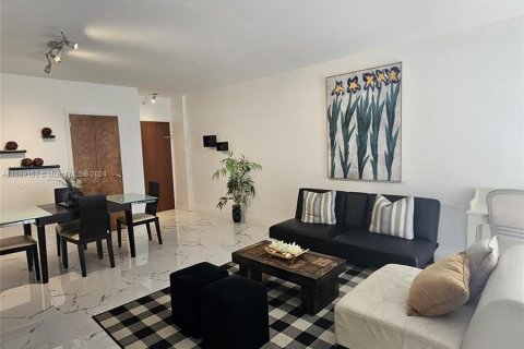 Condominio en venta en Hollywood, Florida, 1 dormitorio, 73.3 m2 № 1223087 - foto 1