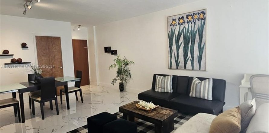 Condominio en Hollywood, Florida, 1 dormitorio  № 1223087