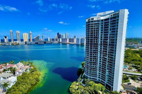 Condominio en venta en Aventura, Florida, 3 dormitorios, 263.84 m2 № 1365743 - foto 5