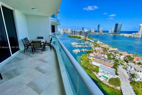 Condominio en venta en Aventura, Florida, 3 dormitorios, 263.84 m2 № 1365743 - foto 2