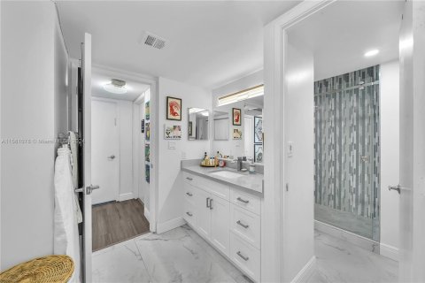 Condo in Aventura, Florida, 2 bedrooms  № 1160067 - photo 21