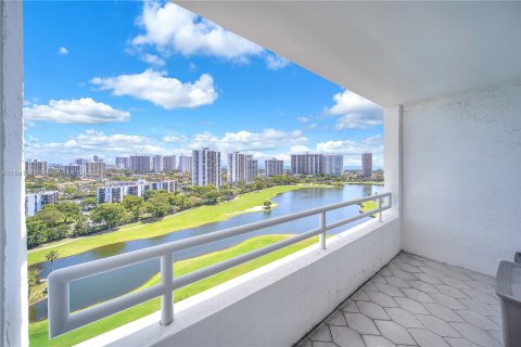 Condo in Aventura, Florida, 2 bedrooms  № 1160067 - photo 18