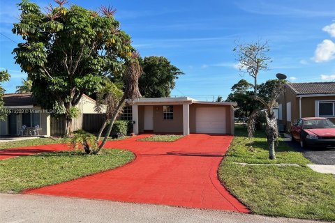 Villa ou maison à vendre à Hollywood, Floride: 1 chambre, 57.97 m2 № 1160063 - photo 2