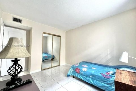 Copropriété à vendre à Hollywood, Floride: 2 chambres, 60.39 m2 № 1293671 - photo 20