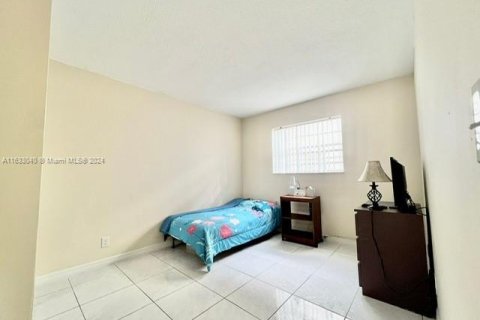 Copropriété à vendre à Hollywood, Floride: 2 chambres, 60.39 m2 № 1293671 - photo 19