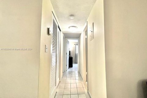 Copropriété à vendre à Hollywood, Floride: 2 chambres, 60.39 m2 № 1293671 - photo 13