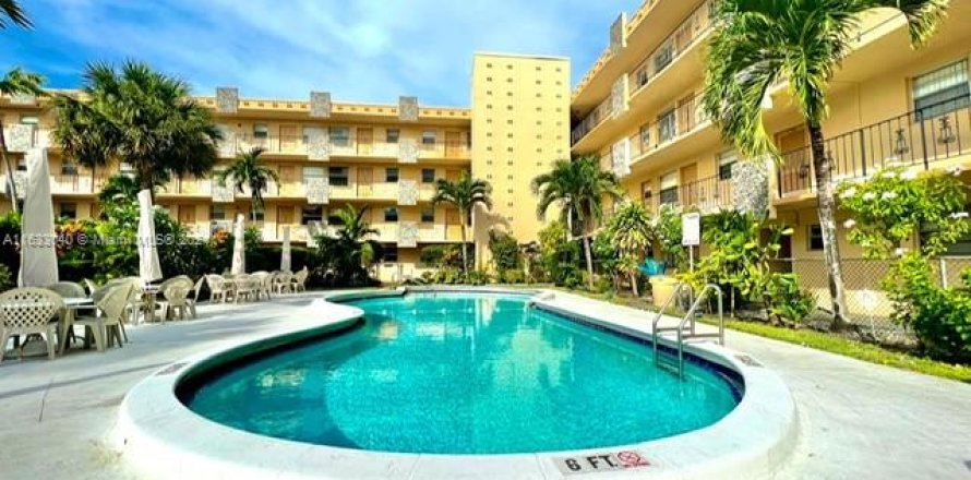 Condo à Hollywood, Floride, 2 chambres  № 1293671