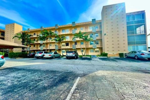 Condo in Hollywood, Florida, 2 bedrooms  № 1293671 - photo 3