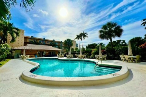 Copropriété à vendre à Hollywood, Floride: 2 chambres, 60.39 m2 № 1293671 - photo 2