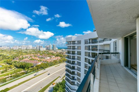 Condo in Aventura, Florida, 2 bedrooms  № 1417119 - photo 23