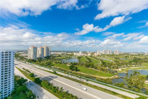 Condo in Aventura, Florida, 2 bedrooms  № 1417119 - photo 21