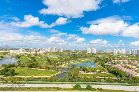 Condo in Aventura, Florida, 2 bedrooms  № 1417119 - photo 1