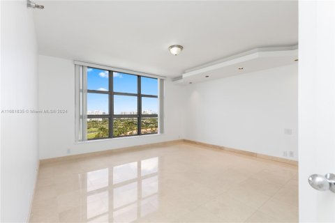 Condo in Aventura, Florida, 2 bedrooms  № 1417119 - photo 28