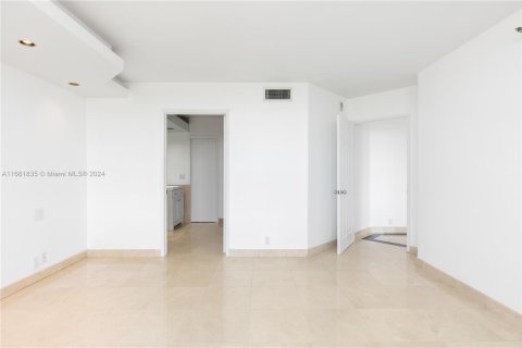 Condo in Aventura, Florida, 2 bedrooms  № 1417119 - photo 30