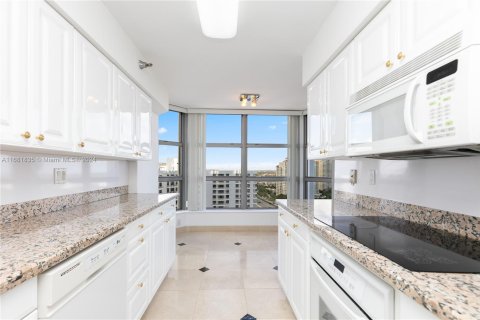 Condo in Aventura, Florida, 2 bedrooms  № 1417119 - photo 10