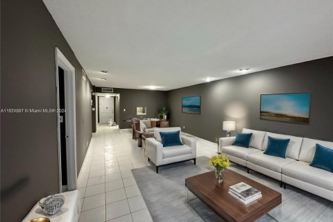 Copropriété à vendre à Lauderhill, Floride: 2 chambres, 111.48 m2 № 1242524 - photo 1