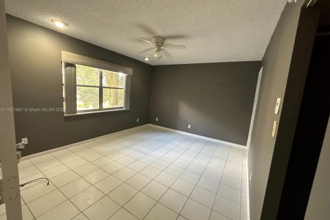 Copropriété à vendre à Lauderhill, Floride: 2 chambres, 111.48 m2 № 1242524 - photo 26