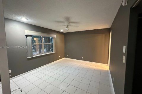 Copropriété à vendre à Lauderhill, Floride: 2 chambres, 111.48 m2 № 1242524 - photo 19