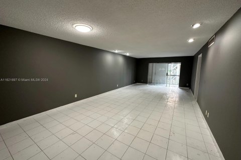 Copropriété à vendre à Lauderhill, Floride: 2 chambres, 111.48 m2 № 1242524 - photo 5