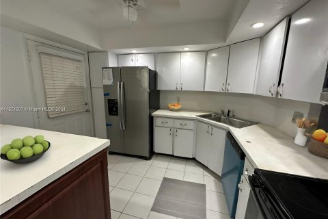 Copropriété à vendre à Lauderhill, Floride: 2 chambres, 111.48 m2 № 1242524 - photo 2