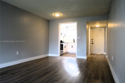 Copropriété à vendre à Sunrise, Floride: 1 chambre, 59.46 m2 № 1375787 - photo 3