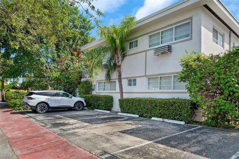 Apartamento en alquiler en Miami Beach, Florida, 2 dormitorios № 1375788 - foto 18