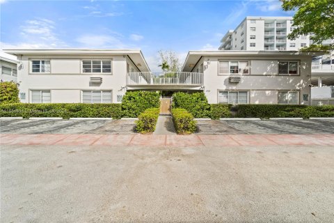 Apartamento en alquiler en Miami Beach, Florida, 2 dormitorios № 1375788 - foto 16