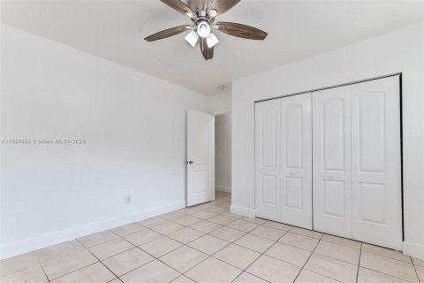 Apartamento en alquiler en Miami Beach, Florida, 2 dormitorios № 1375788 - foto 11