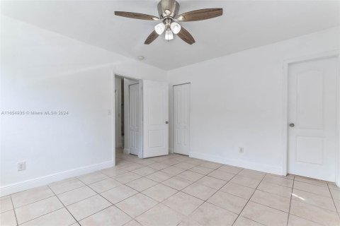 Apartamento en alquiler en Miami Beach, Florida, 2 dormitorios № 1375788 - foto 10