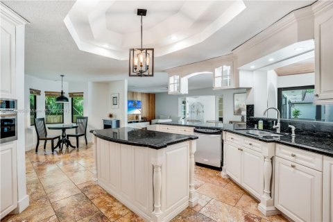 Villa ou maison à vendre à Miami, Floride: 8 chambres, 512.73 m2 № 1375736 - photo 23