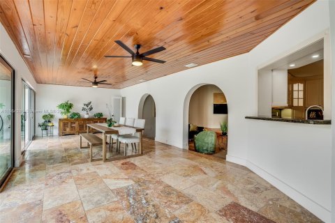 Villa ou maison à vendre à Miami, Floride: 8 chambres, 512.73 m2 № 1375736 - photo 27