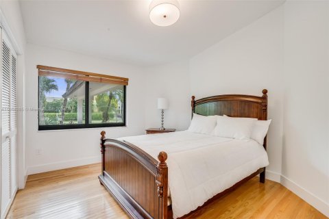 Casa en venta en Miami, Florida, 8 dormitorios, 512.73 m2 № 1375736 - foto 9