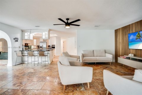 Villa ou maison à vendre à Miami, Floride: 8 chambres, 512.73 m2 № 1375736 - photo 25