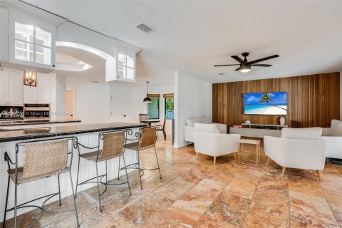 Villa ou maison à vendre à Miami, Floride: 8 chambres, 512.73 m2 № 1375736 - photo 24