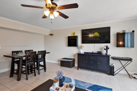 Touwnhouse à vendre à Coral Springs, Floride: 3 chambres, 125.42 m2 № 1375789 - photo 3