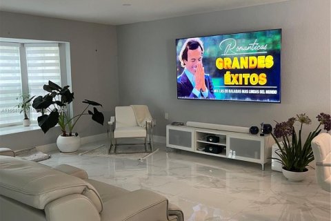 Casa en venta en Miami, Florida, 3 dormitorios, 148.09 m2 № 1375735 - foto 5