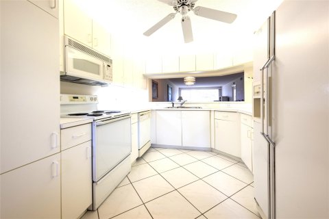 Copropriété à vendre à Sunrise, Floride: 2 chambres, 131.92 m2 № 1208604 - photo 18