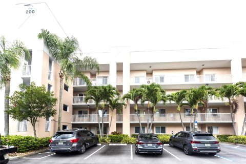 Copropriété à vendre à Sunrise, Floride: 2 chambres, 131.92 m2 № 1208604 - photo 2