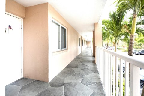 Copropriété à vendre à Sunrise, Floride: 2 chambres, 131.92 m2 № 1208604 - photo 19