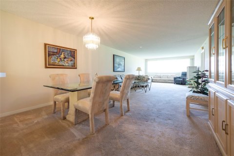 Condo in Sunrise, Florida, 2 bedrooms  № 1208604 - photo 13