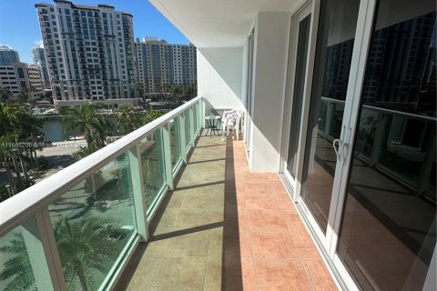 Copropriété à vendre à Sunny Isles Beach, Floride: 2 chambres, 126.07 m2 № 1220736 - photo 20