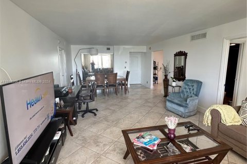 Copropriété à vendre à Sunny Isles Beach, Floride: 2 chambres, 126.07 m2 № 1220736 - photo 4